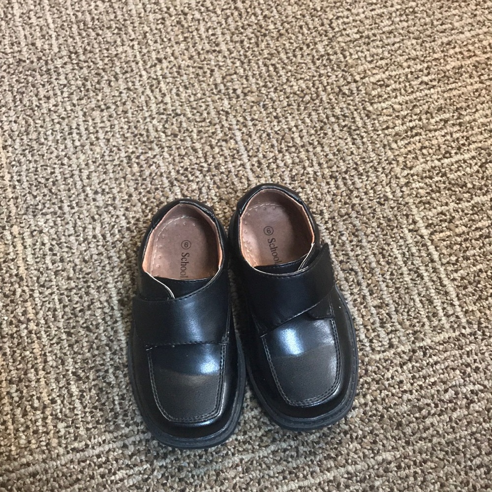 Dress shoe